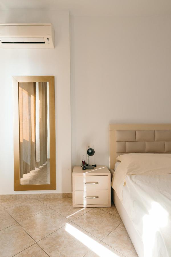 Rs Place 1-Bedroom Apartment Tirana Exterior foto